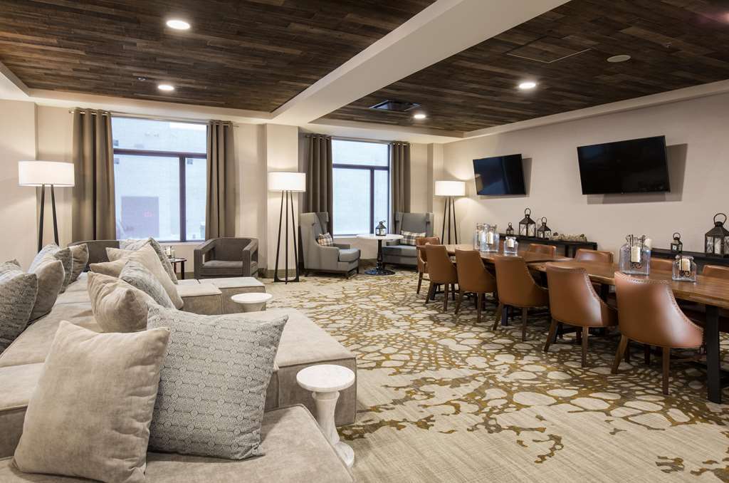 Pomeroy Hotel Форт Мак-Муррей Интерьер фото